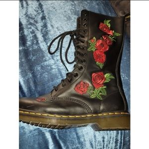 Doc Martens 1914 VONDA black w/red roses